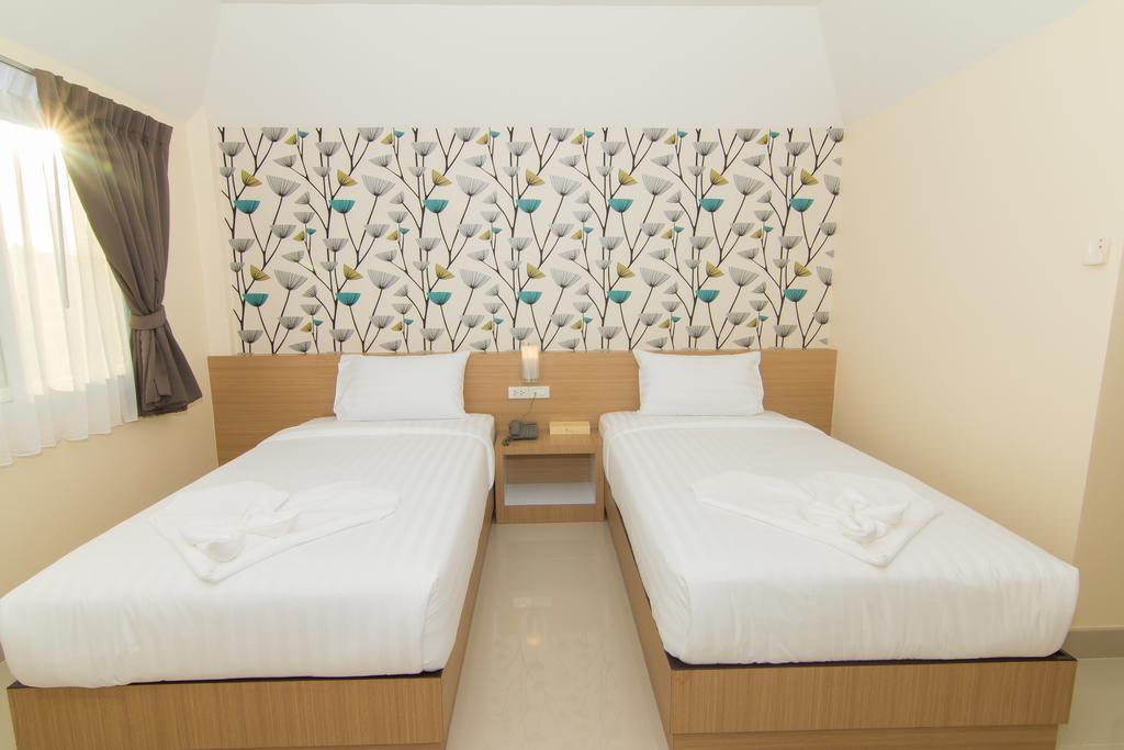 Suksomboon Hotel สุราษฎร์ธานี ภายนอก รูปภาพ