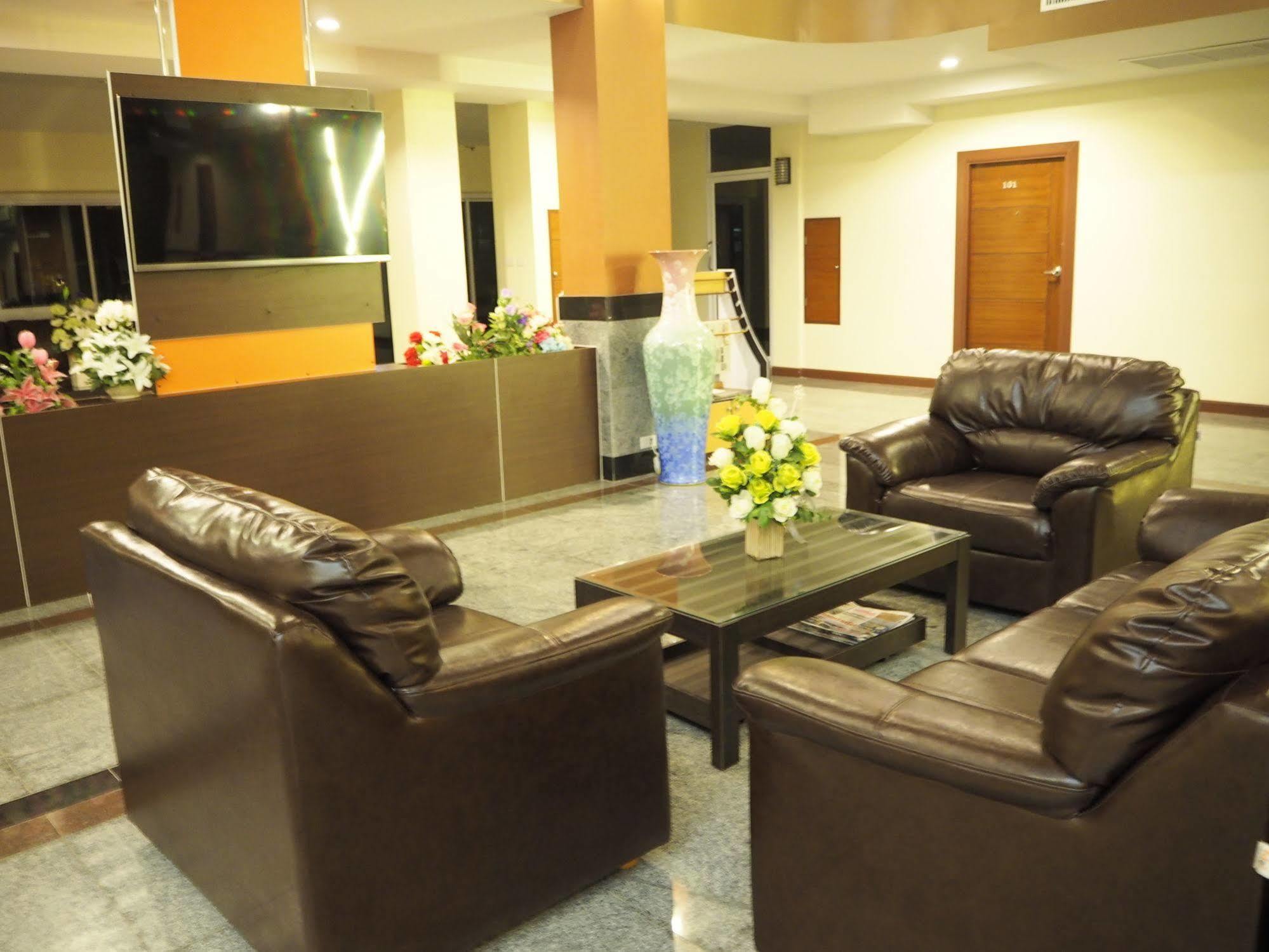 Suksomboon Hotel สุราษฎร์ธานี ภายนอก รูปภาพ