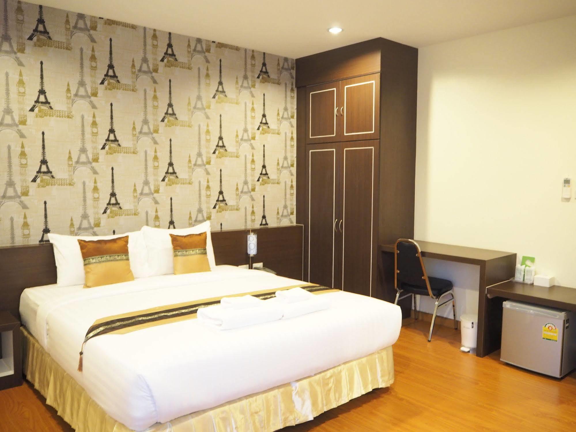 Suksomboon Hotel สุราษฎร์ธานี ภายนอก รูปภาพ