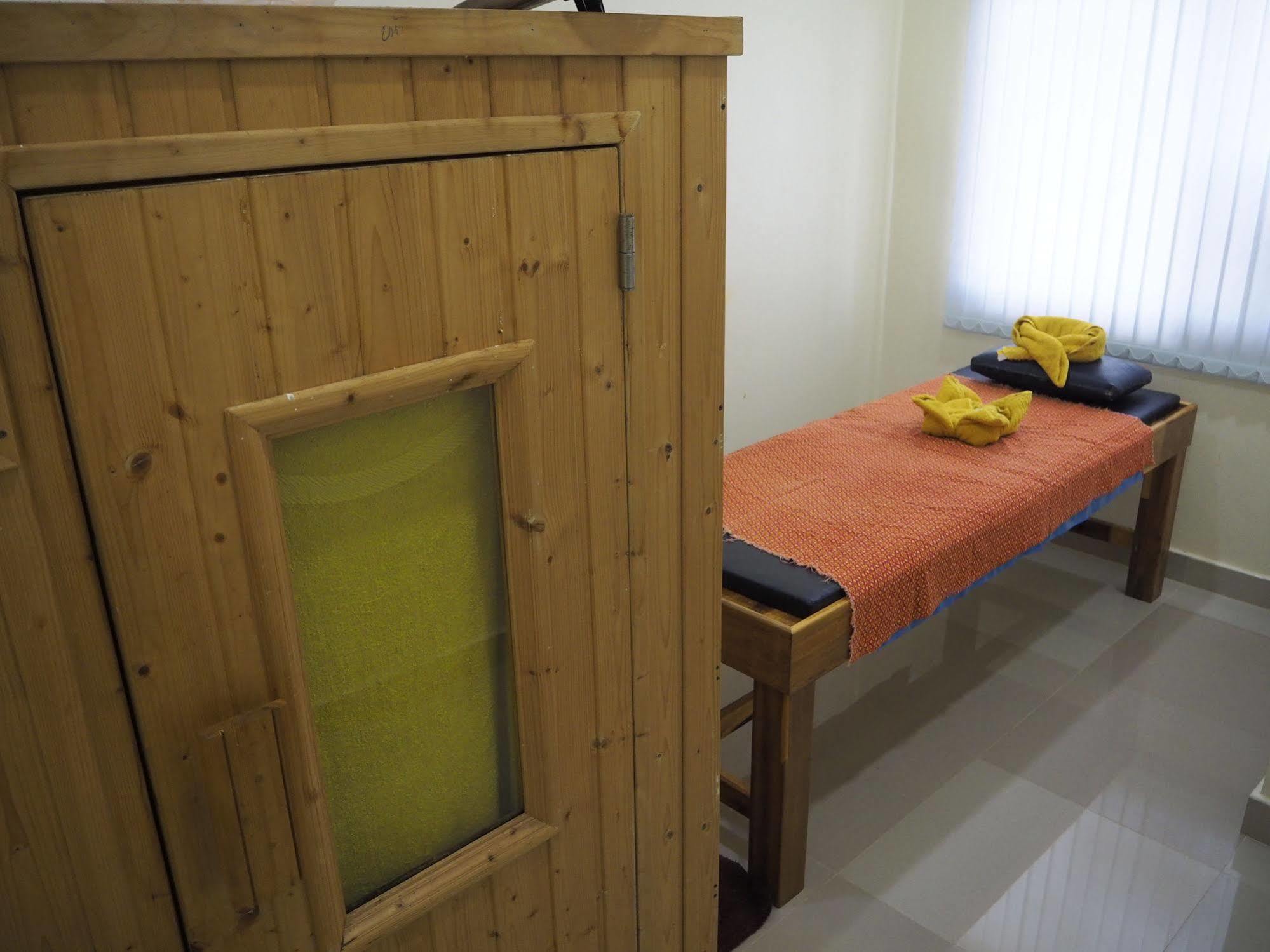 Suksomboon Hotel สุราษฎร์ธานี ภายนอก รูปภาพ